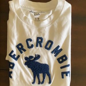 Abercrombie kids T-shirt color white size 7/8